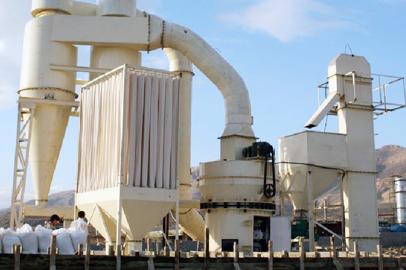 歐式梯形磨粉機現場(chǎng)