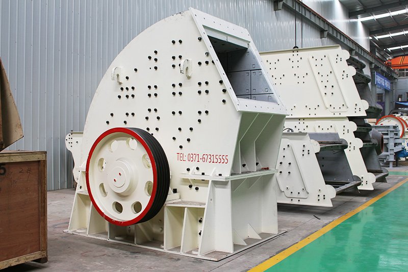 PCZ重型錘式破碎機廠(chǎng)房車(chē)間