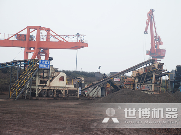 大型流動(dòng)破石子機