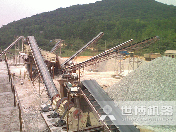 河北石子生產(chǎn)設備現場(chǎng)