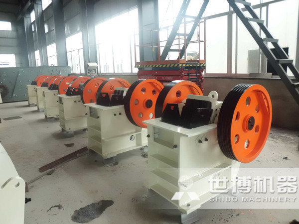 破碎機生產(chǎn)車(chē)間