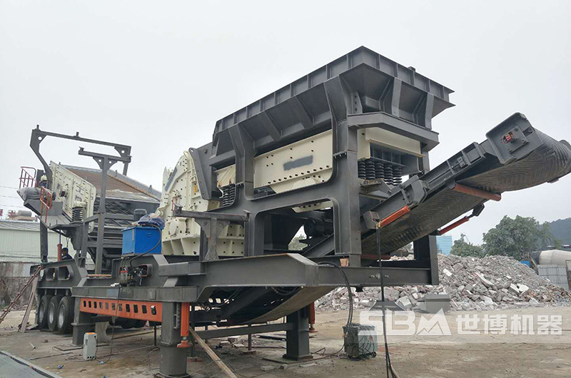 廣西流動(dòng)式建筑垃圾破碎機現場(chǎng)