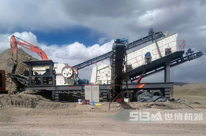 四組合移動(dòng)粉碎機