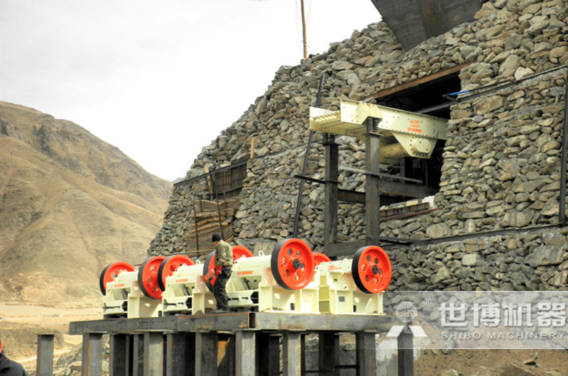 石子加工廠(chǎng)生產(chǎn)線(xiàn)現場(chǎng)