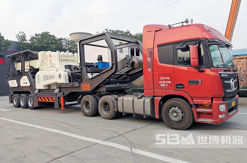 移動(dòng)破碎機設備發(fā)貨