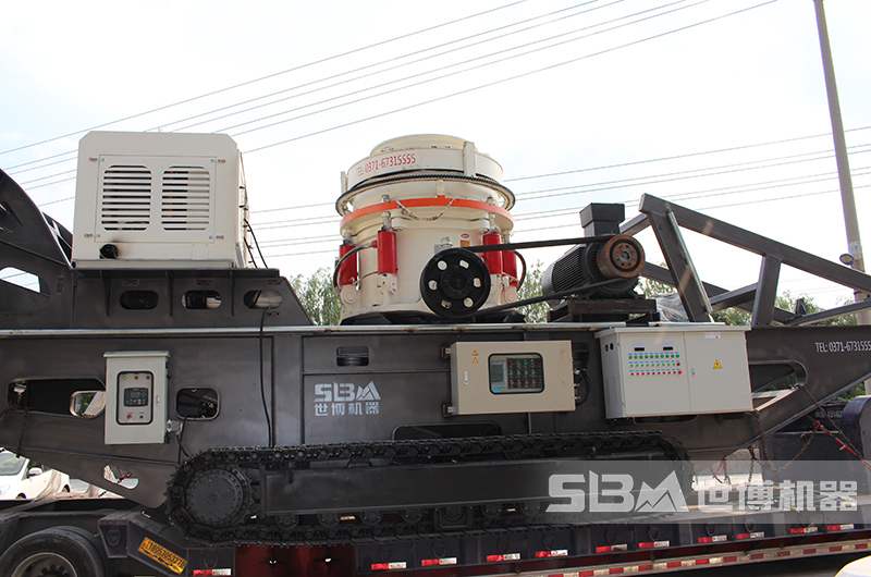 履帶移動(dòng)式碎石機