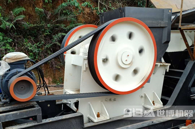 破碎機調試現場(chǎng)