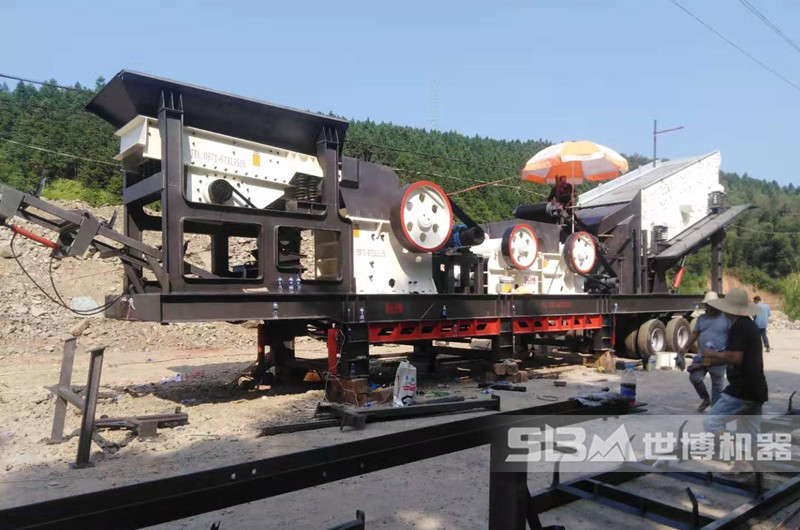 建筑垃圾破碎機——移動(dòng)破碎機