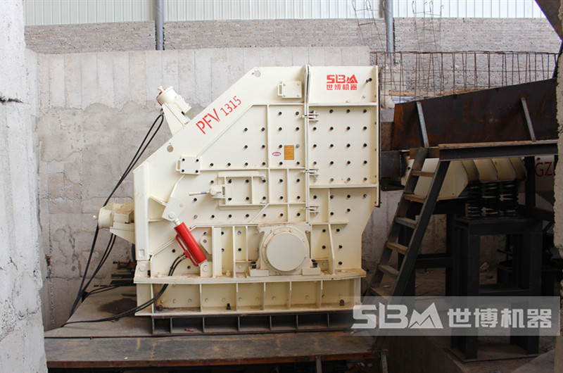 反擊式破碎機，沖擊破碎石頭