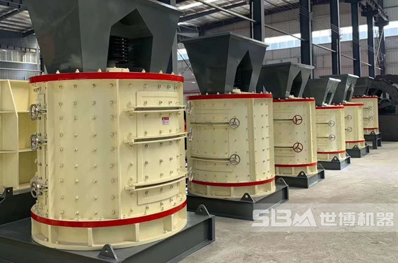 復合式破碎機生產(chǎn)車(chē)間