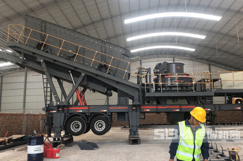 河南世博廠(chǎng)家生產(chǎn)的移動(dòng)制砂機