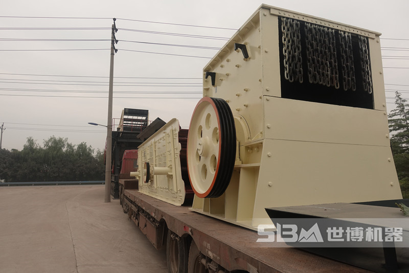 河南世博箱式碎石機廠(chǎng)家發(fā)貨