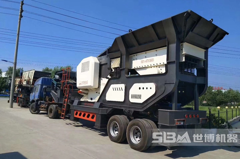 移動(dòng)建筑垃圾破碎機發(fā)貨了