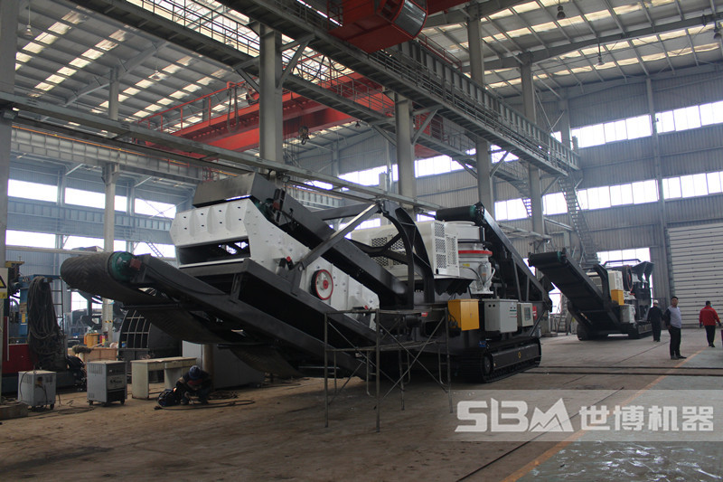 履帶式液壓移動(dòng)破碎篩分機