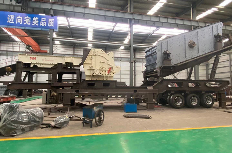 世博石料設備生產(chǎn)車(chē)間