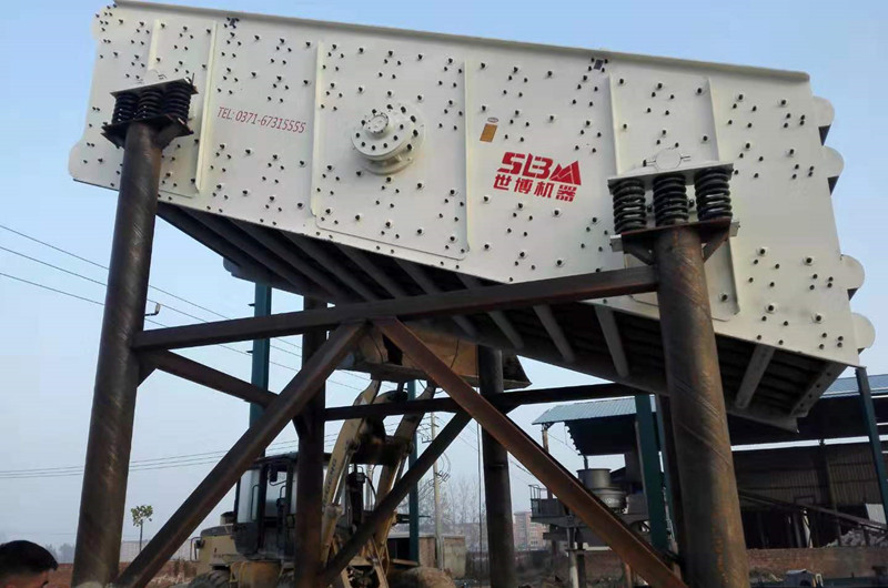 石子篩料機安裝現場(chǎng)