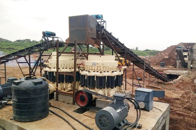 圓錐破碎機及電機現場(chǎng)圖