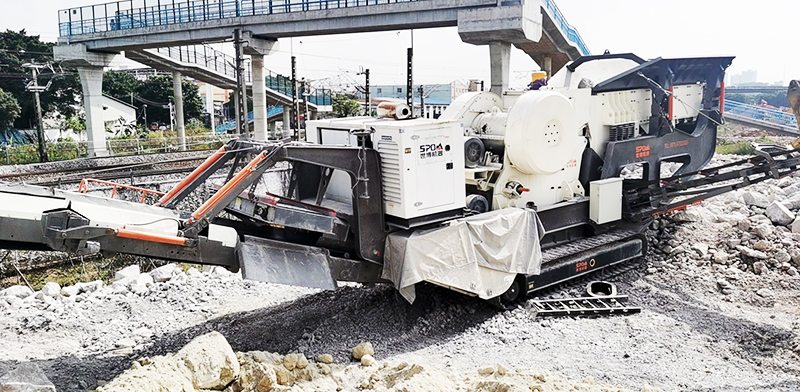 履帶移動(dòng)鄂破機圖