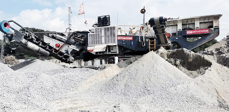 移動(dòng)式履帶卵石破碎機