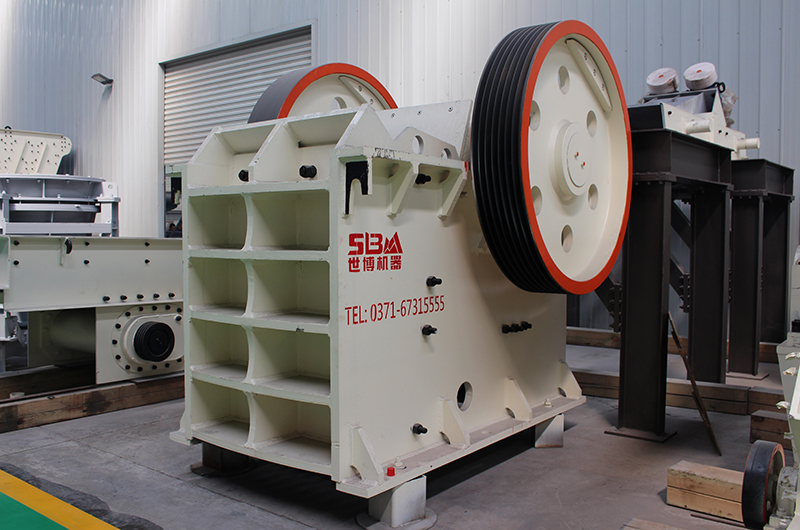 顎式破碎機，簡(jiǎn)單實(shí)用石灰石破碎機