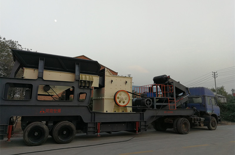 小型移動(dòng)箱式碎石機