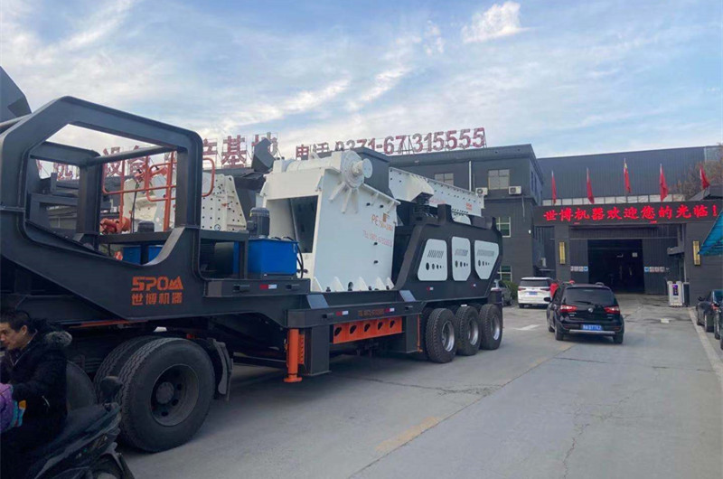 大型移動(dòng)石子石料破碎機，大型鄂破移動(dòng)站