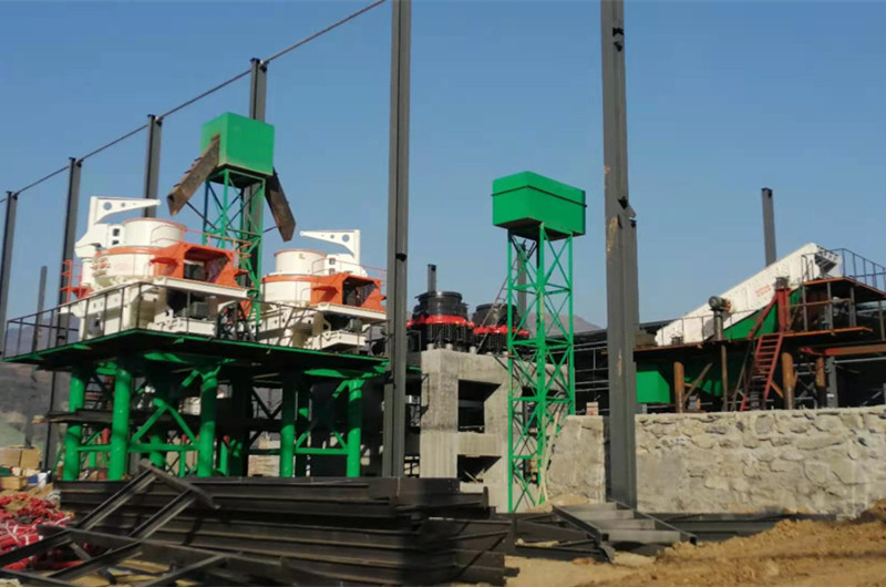 大型碎石制砂機安裝現場(chǎng)