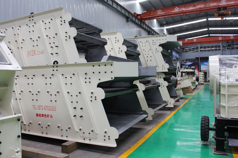 振動(dòng)篩廠(chǎng)家成品車(chē)間