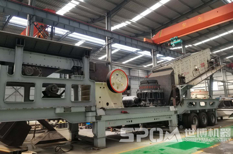 鄂破圓錐破篩子組裝車(chē)間圖