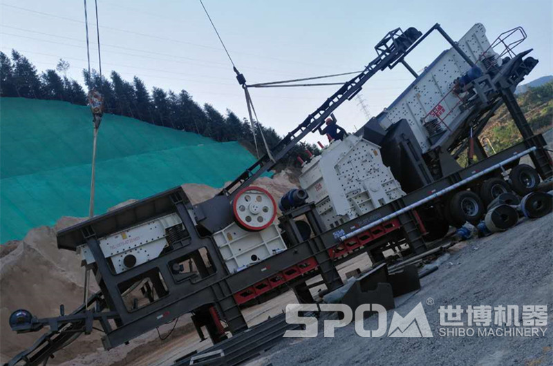 四組合多功能移動(dòng)破碎機