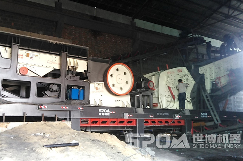 多機組合移動(dòng)石料破碎機