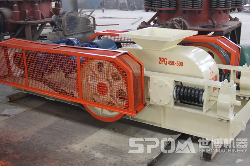 世博廠(chǎng)家輥式破碎機成品圖