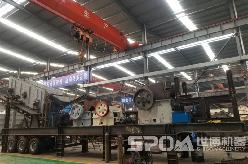 多機組合移動(dòng)破碎生產(chǎn)線(xiàn)