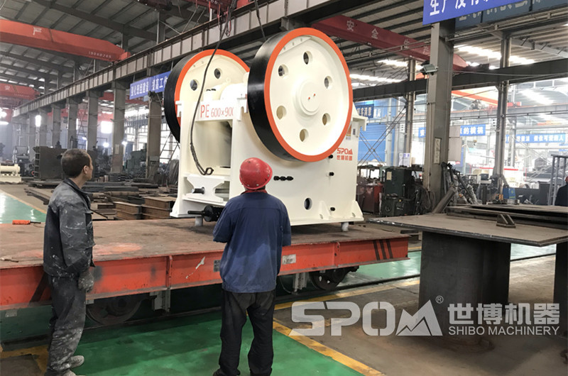 600x900六九破碎機裝車(chē)