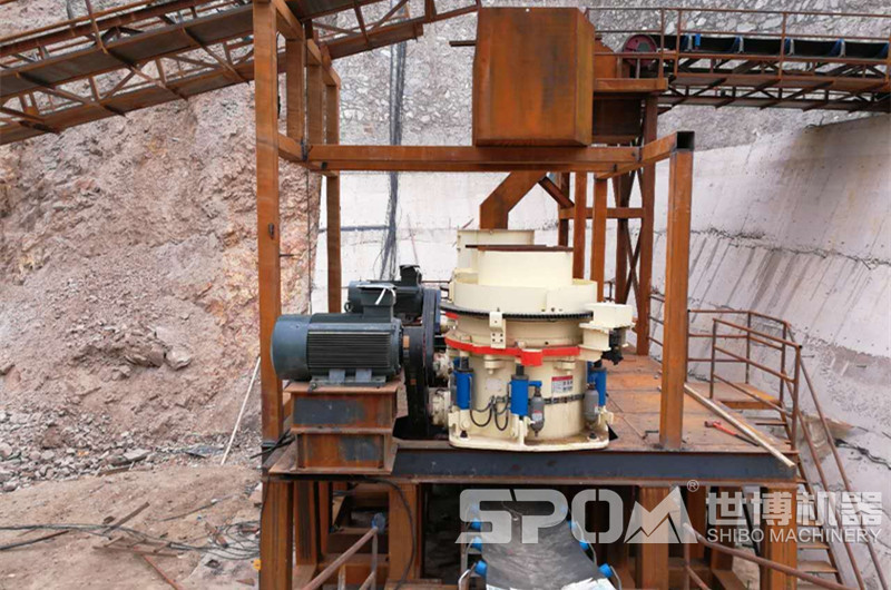 圓錐破碎機，在玄武巖制砂生產(chǎn)線(xiàn)中負責細碎