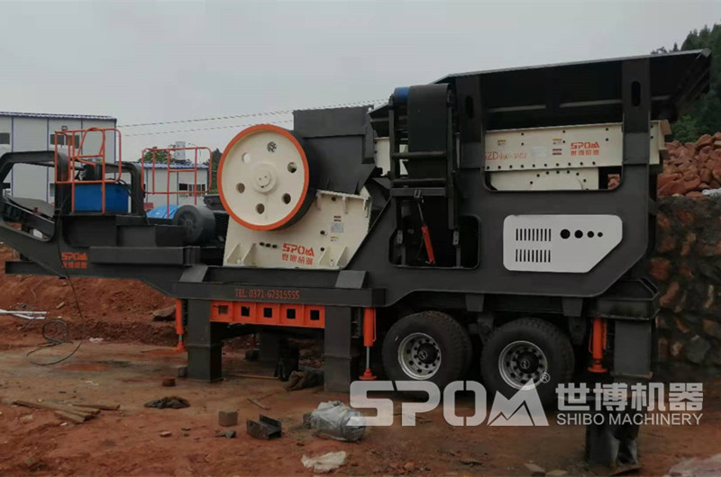 小型移動(dòng)顎式碎石機