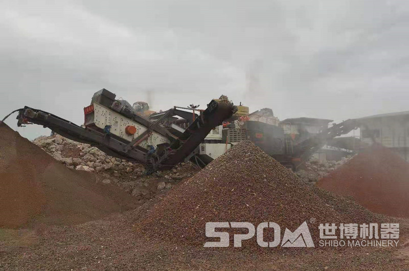 建筑垃圾破碎制砂現場(chǎng)