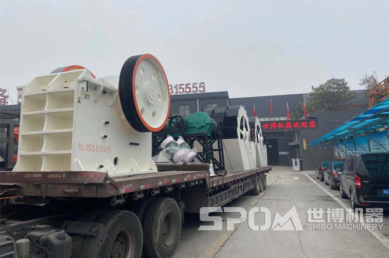 世博石頭打料機發(fā)貨