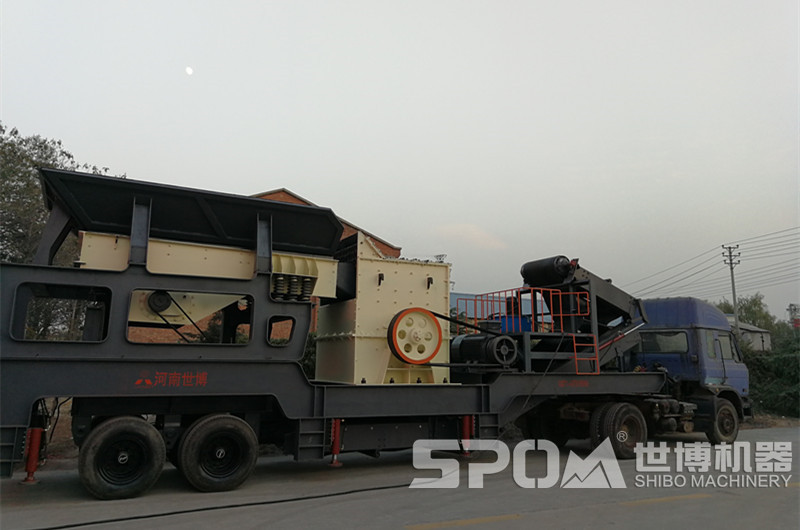 移動(dòng)方箱式破碎機，簡(jiǎn)易移動(dòng)破碎機