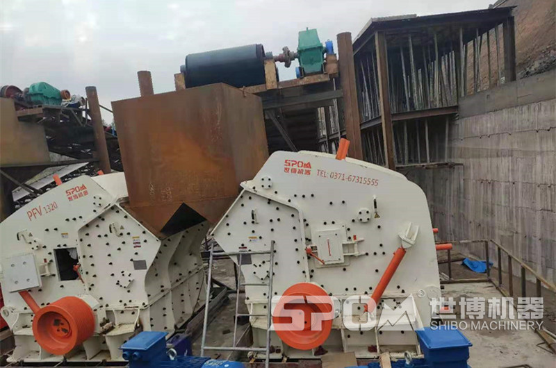 河北唐山客戶(hù)鵝卵石破碎現場(chǎng)