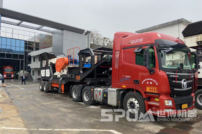 大型輪胎移動(dòng)顎破機