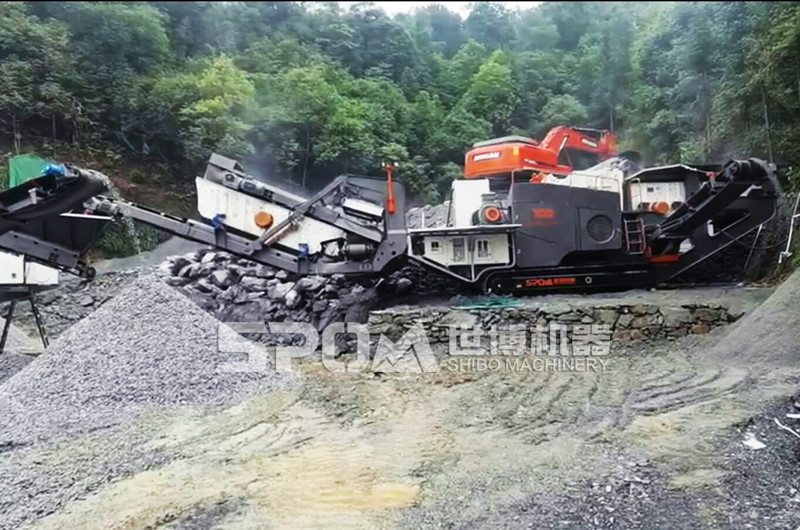 石子破碎機設備現場(chǎng)圖