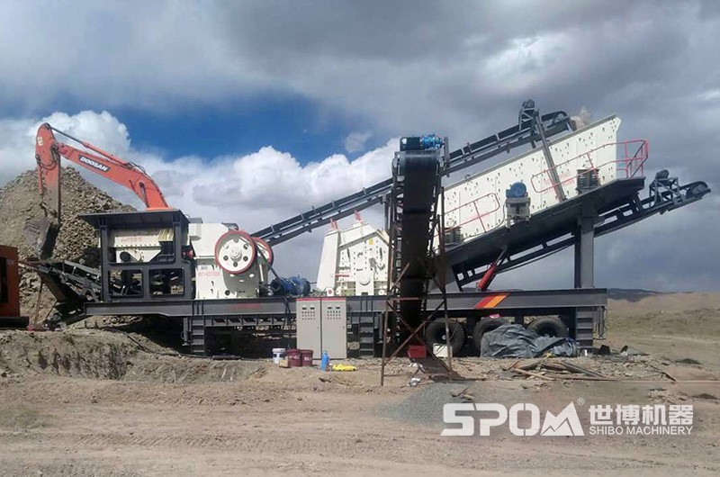 組合式移動(dòng)破碎站現場(chǎng)