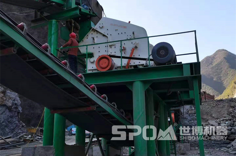 CS5X反擊式破碎機現場(chǎng)圖