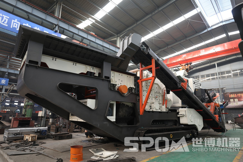 履帶式移動(dòng)反擊破碎機