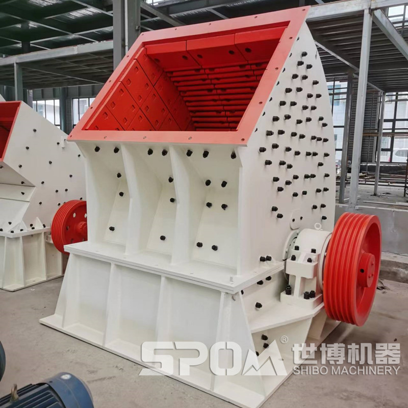 1012錘式破碎機車(chē)間實(shí)拍圖