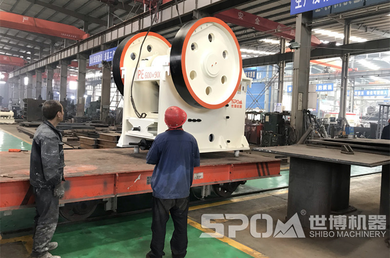 再生料粗碎破碎設備69顎破裝車(chē)發(fā)貨