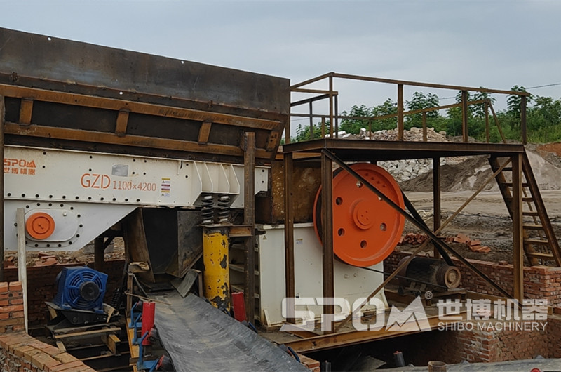 粗碎破碎機現場(chǎng)圖