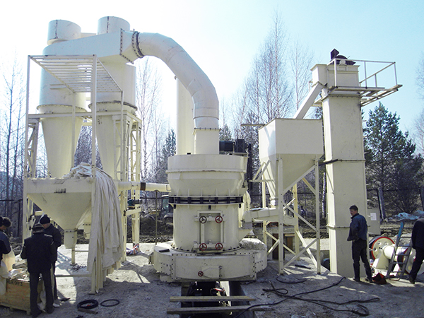 粉煤灰雷蒙磨粉機現場(chǎng)圖