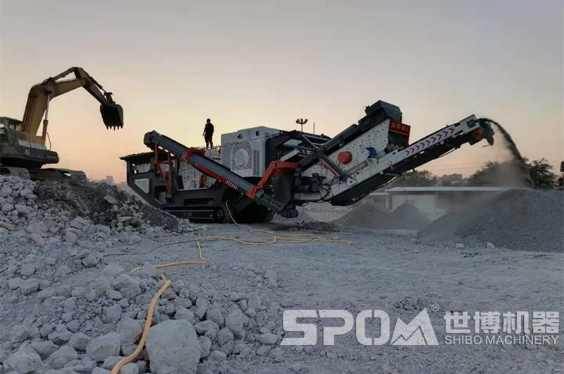 車(chē)載式移動(dòng)破碎石料機現場(chǎng)圖